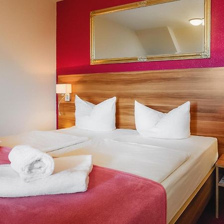 Hotel Mira Mare Heiligenhafen Bagian luar foto